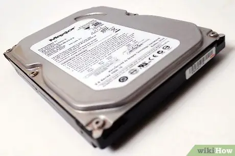 Nainstalujte disk SATA, krok 21