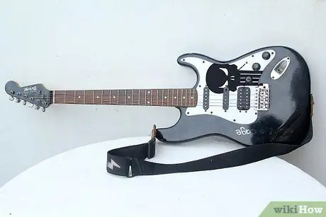 Decorar una guitarra paso 13