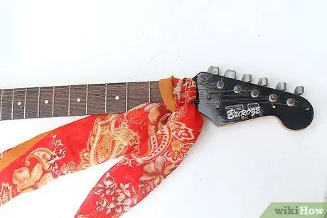 Décorer une guitare Étape 2