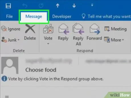 Outlook Adım 11'deki Oylama Düğmelerini kullanın