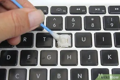 Reparar una tecla de teclado atascada Paso 18