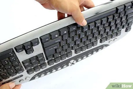 Reparieren Sie eine verklemmte Tastaturtaste Schritt 2