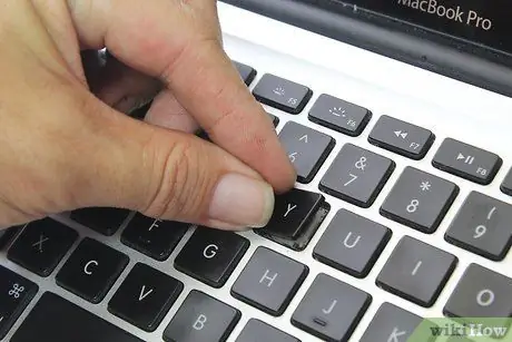 Reparieren Sie eine verklemmte Tastaturtaste Schritt 20