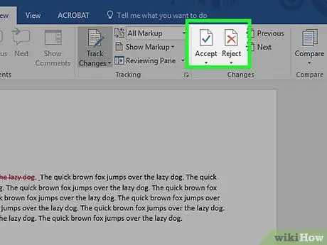 Microsoft Word के ट्रैक परिवर्तन फ़ीचर का उपयोग करके दस्तावेज़ संपादित करें चरण 9