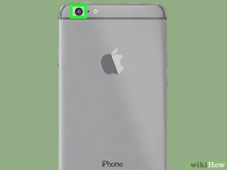 Մաքրել iPhone- ի տեսախցիկի ոսպնյակը Քայլ 2