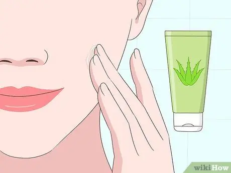 Usa il gel di aloe vera sul viso Passaggio 1