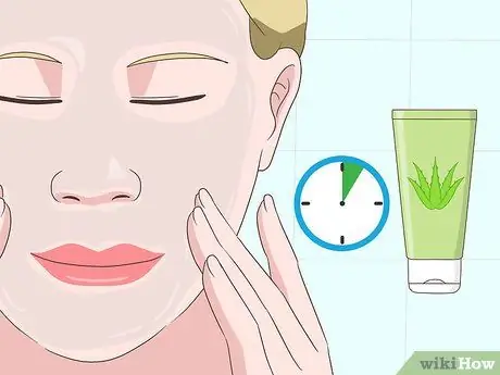 Gunakan Gel Aloe Vera di Muka Anda Langkah 4