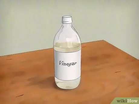 Clean Dentures With Vinegar Step 2