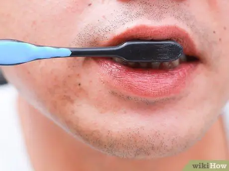 Cepillarse los dientes sin pasta de dientes Paso 9