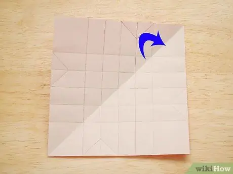 Plier une rose en papier Étape 15