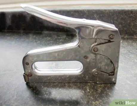 Muatkan Staple Gun Langkah 1