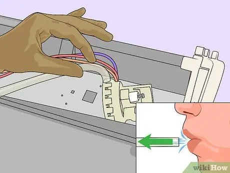 Consertar uma máquina de lavar que para no meio do ciclo, etapa 12