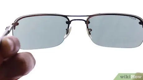 Sonnenbrille reinigen Schritt 8