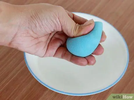 Utilisez Beauty Blender Étape 3