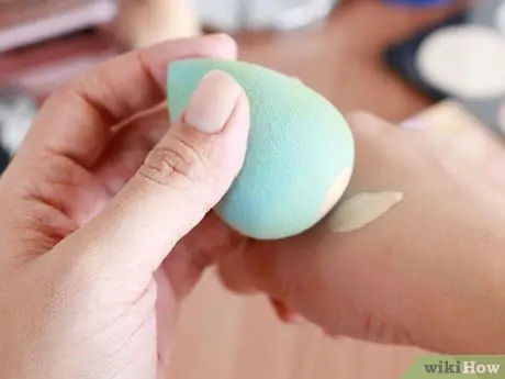 Utilisez Beauty Blender Étape 7