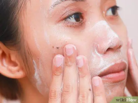 Buat Penghilang Blackhead (Garam Epsom dan Kaedah Iodin) Langkah 7