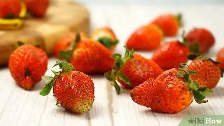 Clean Strawberries Step 1