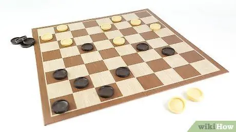 Հաղթեք Checkers- ում Քայլ 9