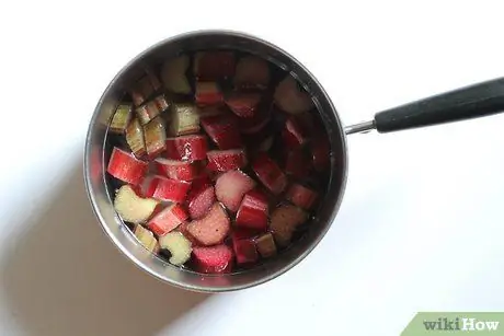 Rhubarb ን ማብሰል ደረጃ 3