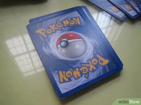 Igrajte se s Pokemon karticama Korak 4