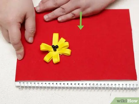 Hacer una cubierta de cuaderno Paso 4