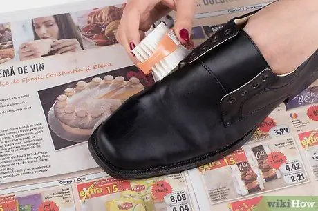 Մաքուր Dr. Martens Shoes Քայլ 9