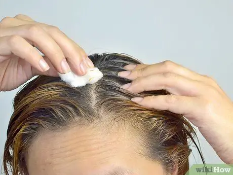 Use aceite de coco en su cabello y piel Paso 27