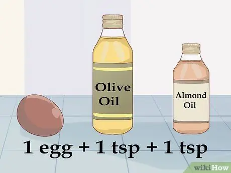 با استفاده از روغن زیتون موهای سالم تری داشته باشید مرحله 3