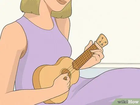 Ukulele ধাপ 15 খেলুন