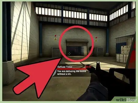 Desactiva una bomba al pas 2 de Counter Strike