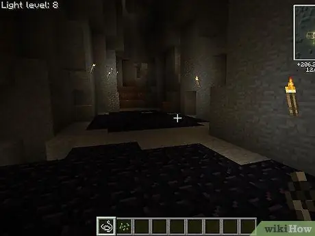 Explore_Mine dans une grotte dans Minecraft Étape 4