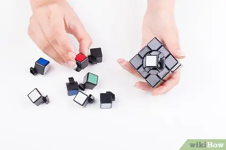 Rubix Cube (3X3) бөлүп алыңыз 4 -кадам