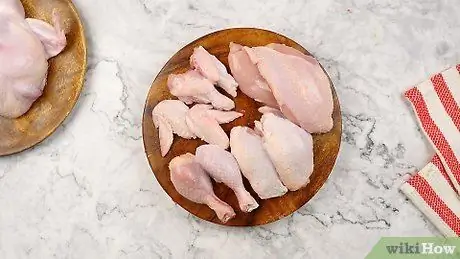 Schneiden Sie ein ganzes Huhn Schritt 20