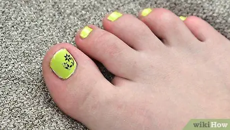 Paint Your Toe Nails Step 19