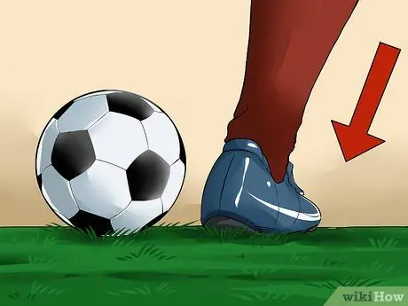 Učinite Rabona korak 2