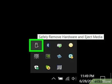 Remove a Flash Drive from a Windows 10 Computer Step 2