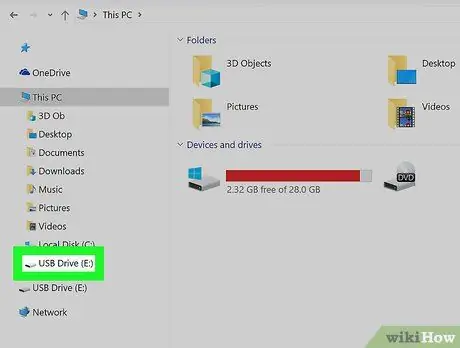 Verwijder de systeemvolume-informatiemap van een flashstation Stap 1