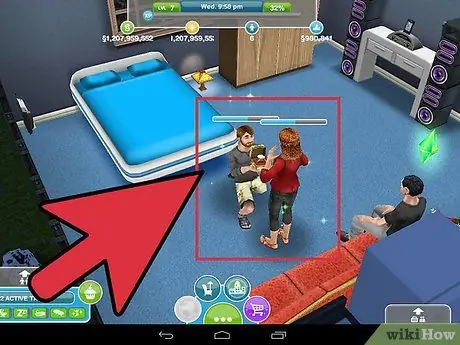 Sims Freeplay 11 -кадамында үйлөнүңүз