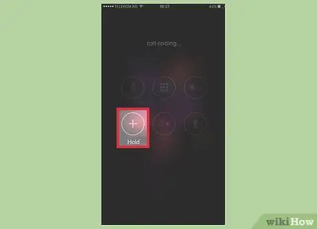 Poner una llamada de iPhone en espera Paso 8