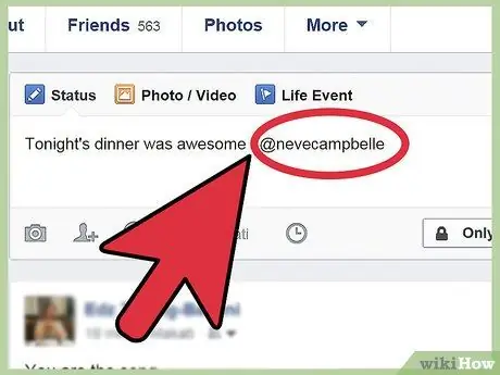 Etichetați persoanele într-o stare Facebook Pasul 4